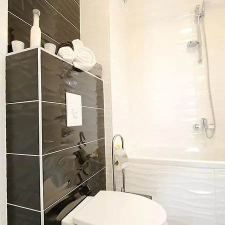 Flowers, Free Garage Parking Apartamento Zadar