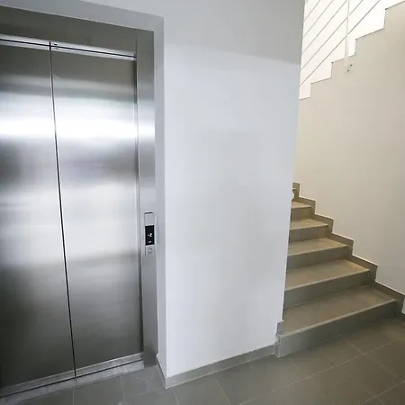 Flowers, Free Garage Parking