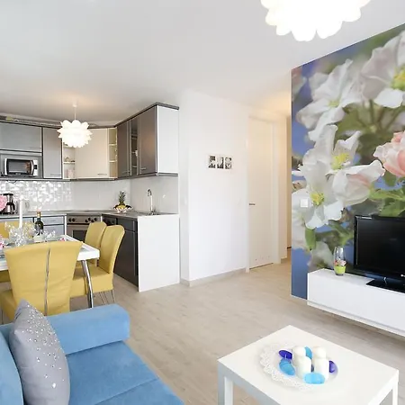 Flowers, Free Garage Parking Apartamento Zadar