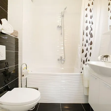 Flowers, Free Garage Parking Zadar